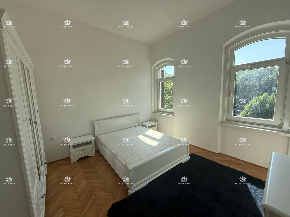 Prodaja stanovanje Pula, center – 100 m², 3 spalni prostori, parkirišče, vrhunska lega, Istra.