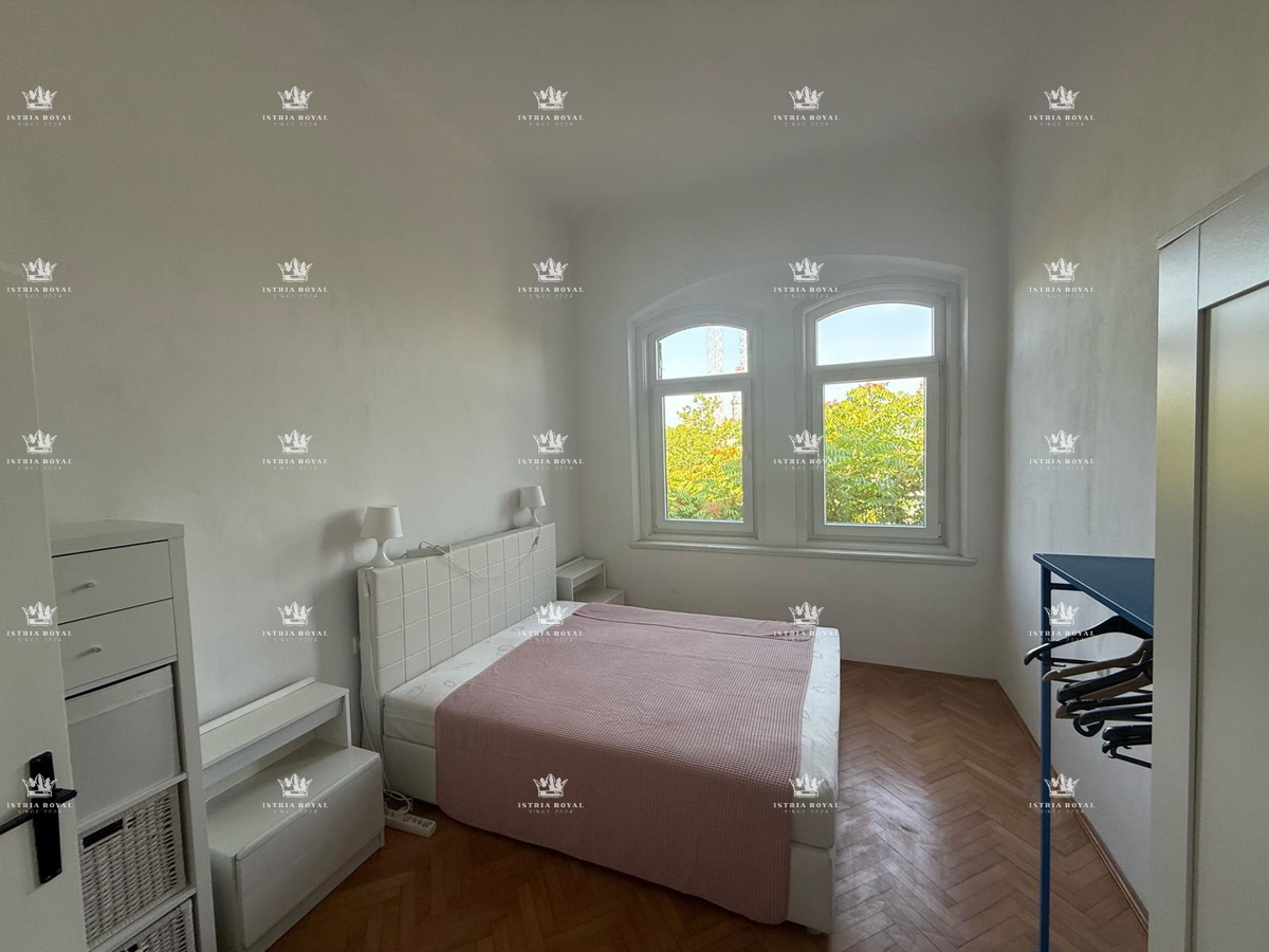 Prodaja stanovanje Pula, center – 100 m², 3 spalni prostori, parkirišče, vrhunska lega, Istra.