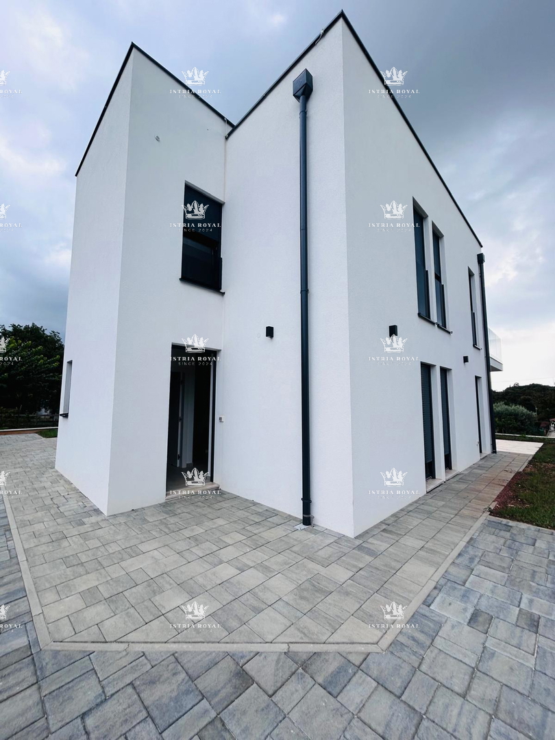 PRODAJA, ISTRA, KARIGADOR, DVOSOBNI DUPLEX, 118 M2, 3 SPALNE PROSTORIJE, 300 M OD MORJA, POGLED NA MORJE