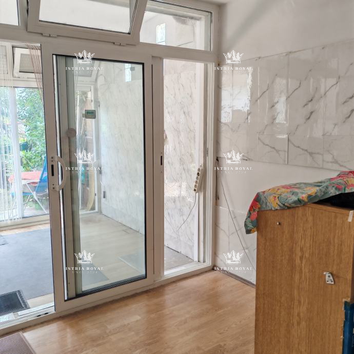 Istra, Mareda, stanovanje 55 m2, 2S+DB, vrt 41 m2, 150 m do plaže, pritličje