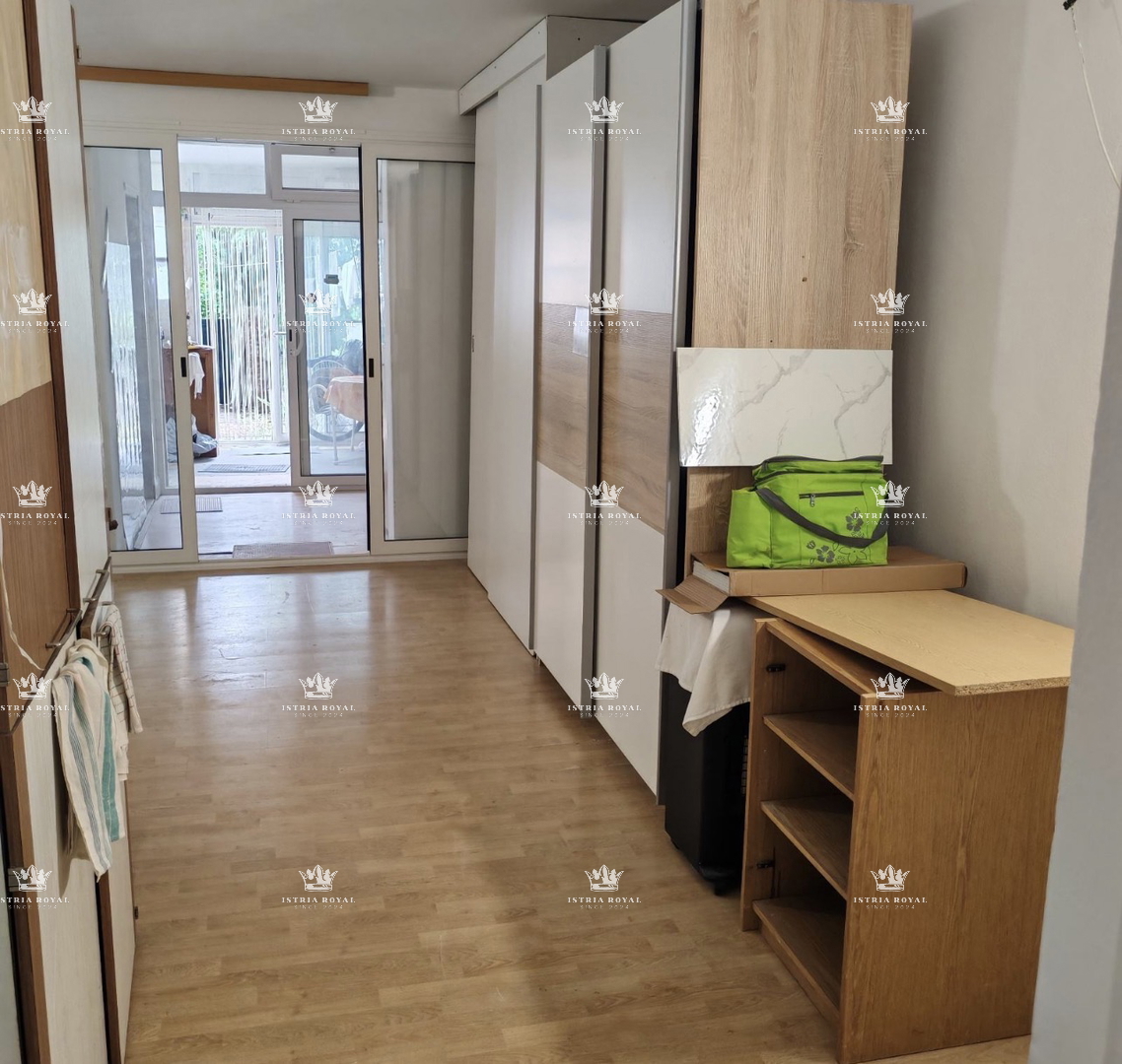 Istra, Mareda, stanovanje 55 m2, 2S+DB, vrt 41 m2, 150 m do plaže, pritličje