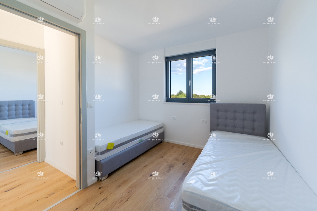 Istra, Pula, stanovanje 118 m2, 3 sobe + dnevna soba, 2 parkirni mesti, 2 veliki terasi