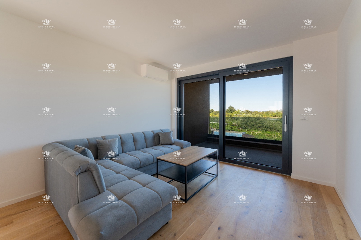 Istra, Pula, stanovanje 118 m2, 3 sobe + dnevna soba, 2 parkirni mesti, 2 veliki terasi