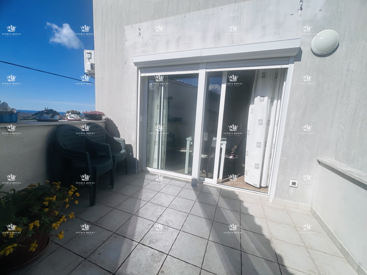 Istra, Brtonigla, stanovanje 102,19 m2, 2 spalnici + dnevna soba, terasa, pogled na morje