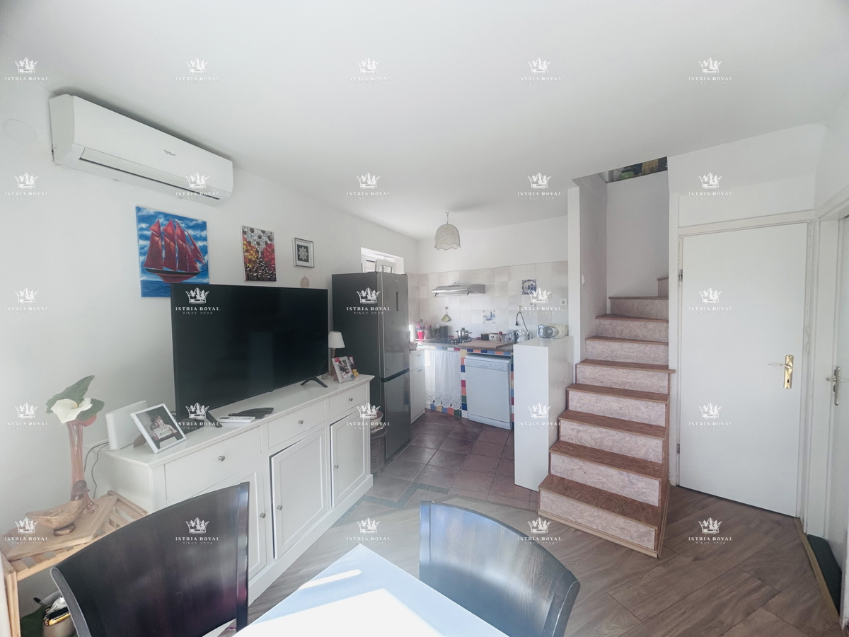 Istra, Brtonigla, stanovanje 102,19 m2, 2 spalnici + dnevna soba, terasa, pogled na morje