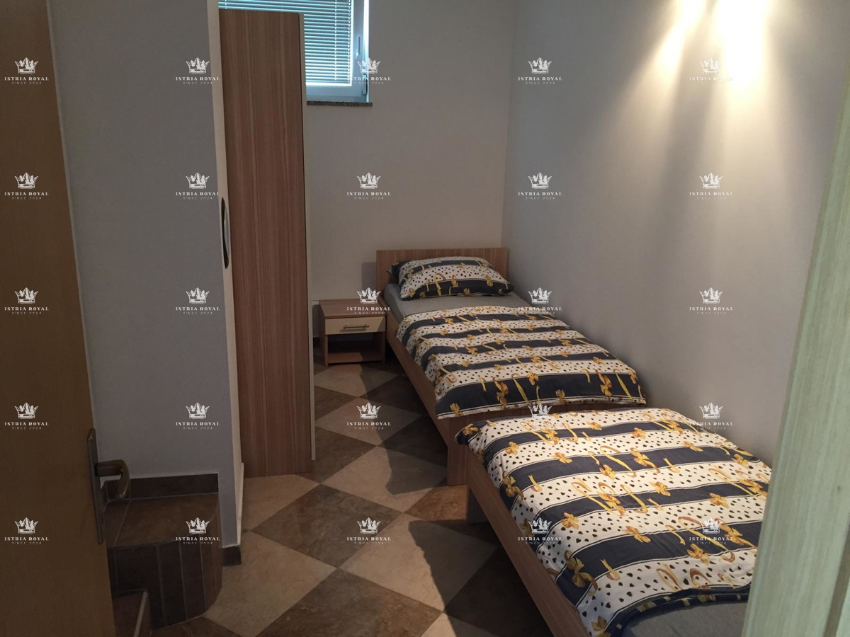 PRODAJA STANOVANJA V FUNTANI – PRIZEMJE, 2SS+DB, 82 m², 250 m OD MORJA.
