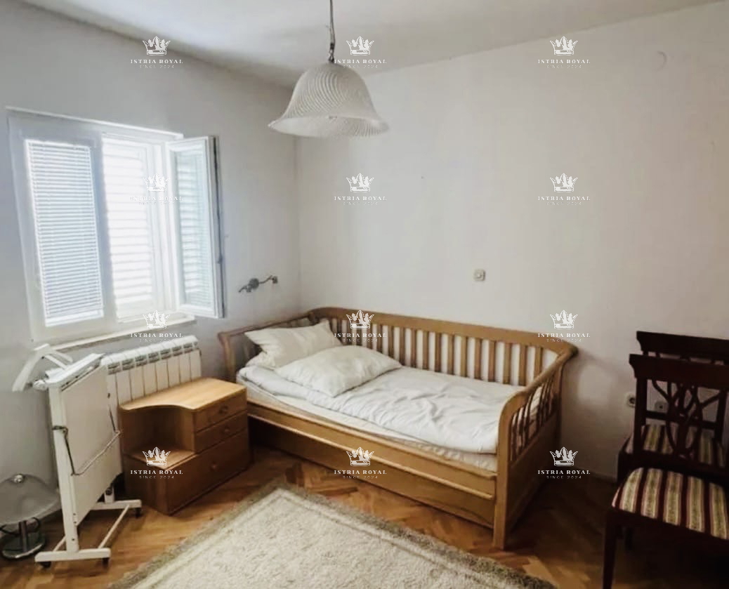Prodaja stanovanja Rovinj – 68 m², 2 spalnici, pogled na morje, 80 m od morja | Istra