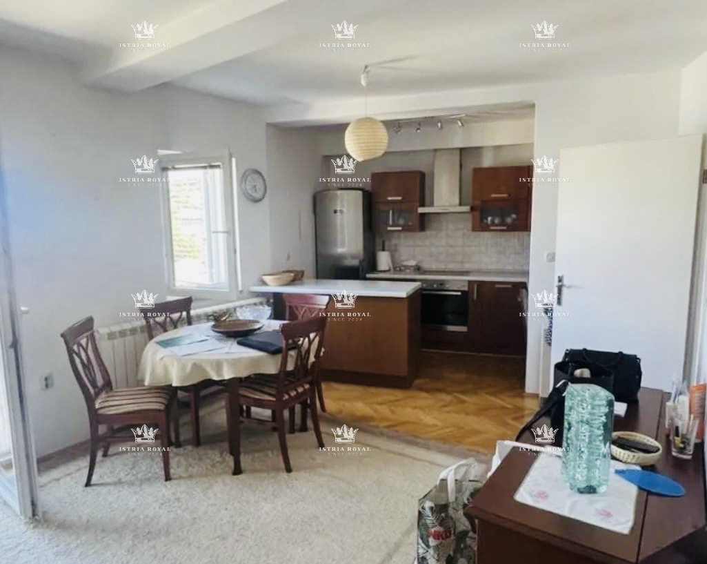 Prodaja stanovanja Rovinj – 68 m², 2 spalnici, pogled na morje, 80 m od morja | Istra