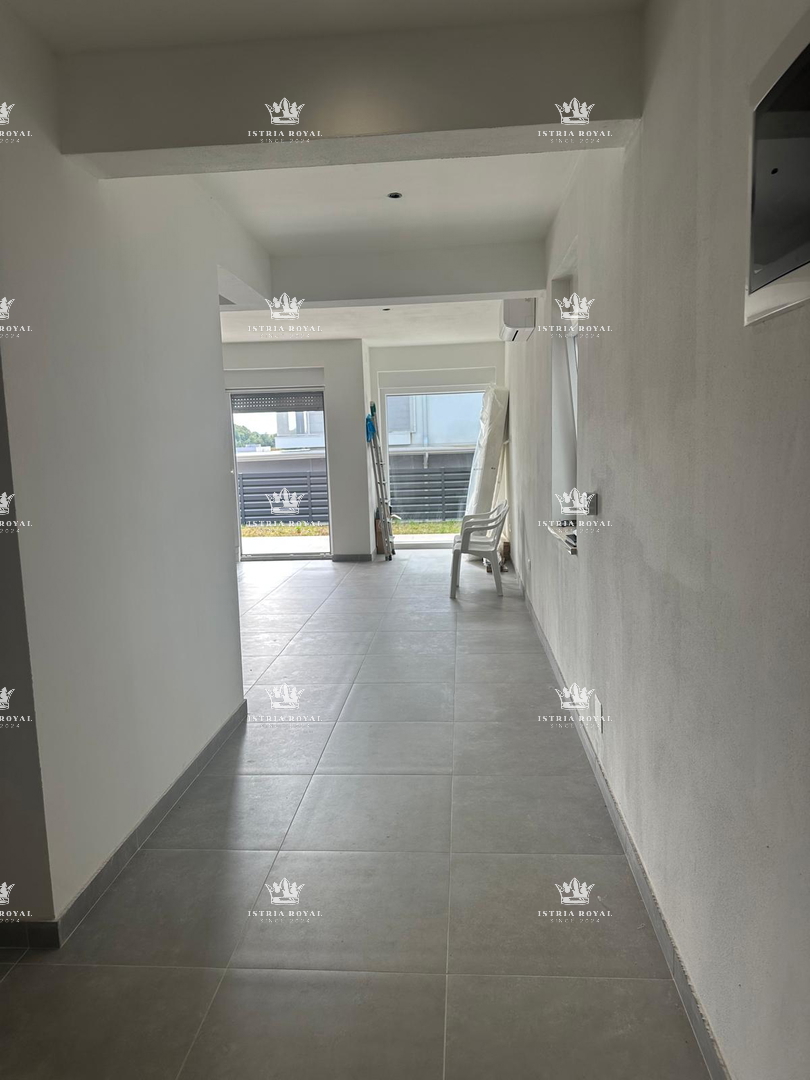 ISTRA, KARIGADOR, DVOJNIK, 2 SPALNI PROSTORI, 118 M2, 300 M OD MORJA, POGLED NA MORJE