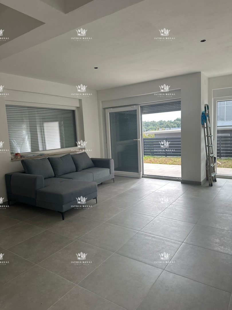 ISTRA, KARIGADOR, DVOJNIK, 2 SPALNI PROSTORI, 118 M2, 300 M OD MORJA, POGLED NA MORJE