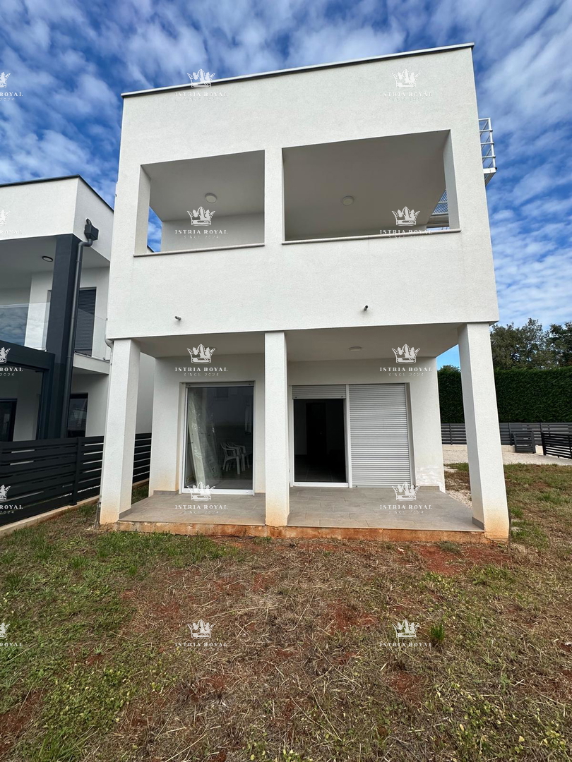 ISTRA, KARIGADOR, DVOJNIK, 2 SPALNI PROSTORI, 118 M2, 300 M OD MORJA, POGLED NA MORJE