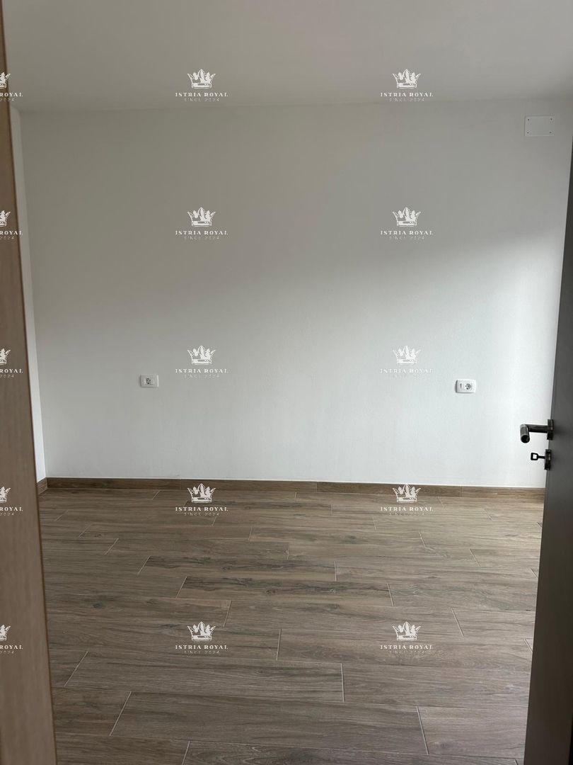 ISTRA, KARIGADOR, DVOJNIK, 2 SPALNI PROSTORI, 118 M2, 300 M OD MORJA, POGLED NA MORJE