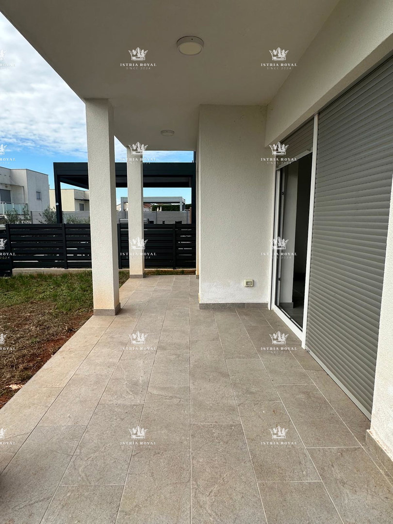 ISTRA, KARIGADOR, DVOJNIK, 2 SPALNI PROSTORI, 118 M2, 300 M OD MORJA, POGLED NA MORJE