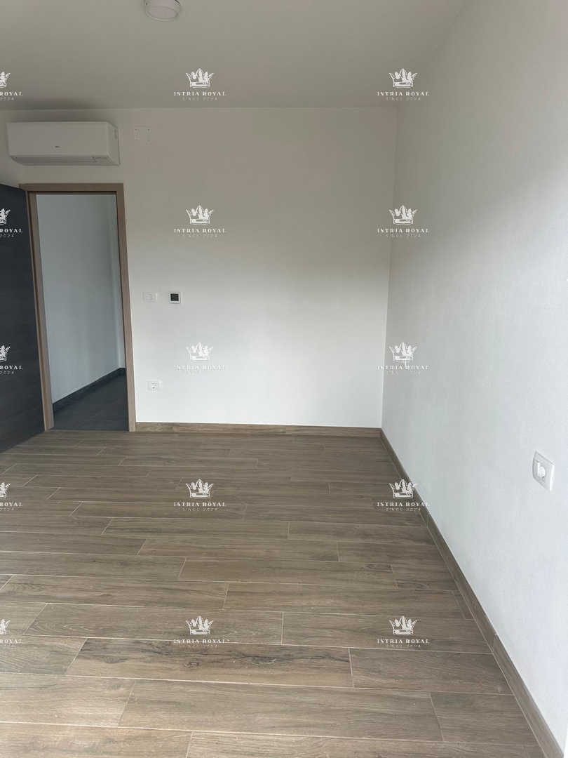 ISTRA, KARIGADOR, DVOJNIK, 2 SPALNI PROSTORI, 118 M2, 300 M OD MORJA, POGLED NA MORJE