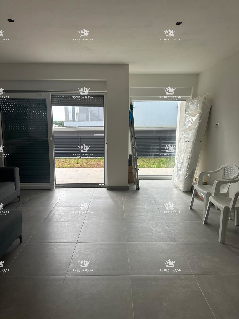 ISTRA, KARIGADOR, DVOJNIK, 2 SPALNI PROSTORI, 118 M2, 300 M OD MORJA, POGLED NA MORJE