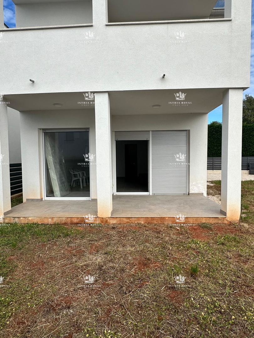 ISTRA, KARIGADOR, DVOJNIK, 2 SPALNI PROSTORI, 118 M2, 300 M OD MORJA, POGLED NA MORJE