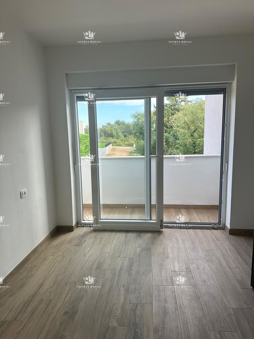 ISTRA, KARIGADOR, DVOJNIK, 2 SPALNI PROSTORI, 118 M2, 300 M OD MORJA, POGLED NA MORJE