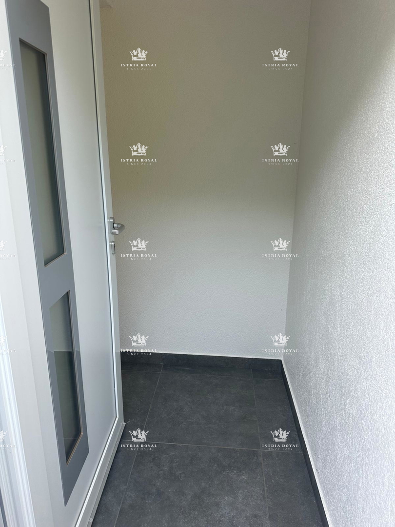 ISTRA, KARIGADOR, DVOJNIK, 2 SPALNI PROSTORI, 118 M2, 300 M OD MORJA, POGLED NA MORJE