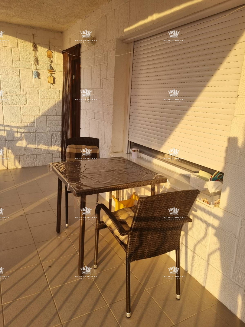 Istra, Umag, stanovanje 80 m2, 2SS+DB, parkirišče