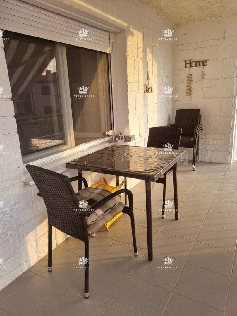 Istra, Umag, stanovanje 80 m2, 2SS+DB, parkirišče