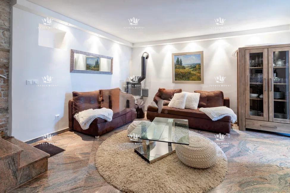 Istra, Kaštel, Buje, hiša 110 m2, 2 spalnici + dnevna soba