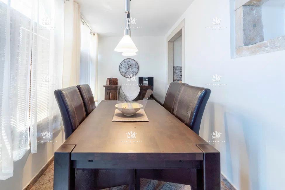 Istra, Kaštel, Buje, hiša 110 m2, 2 spalnici + dnevna soba