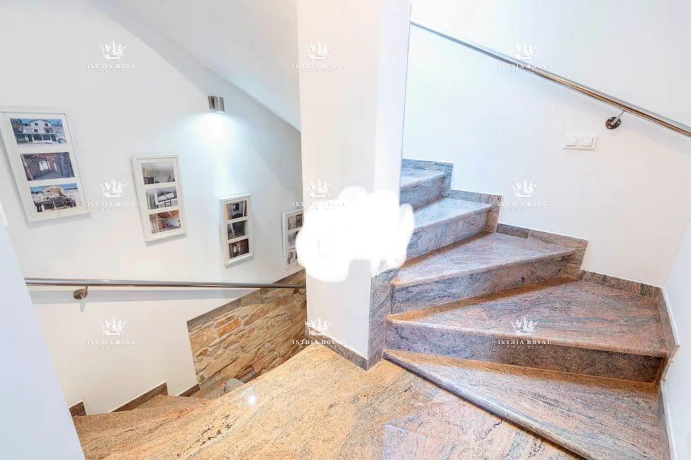 Istra, Kaštel, Buje, hiša 110 m2, 2 spalnici + dnevna soba