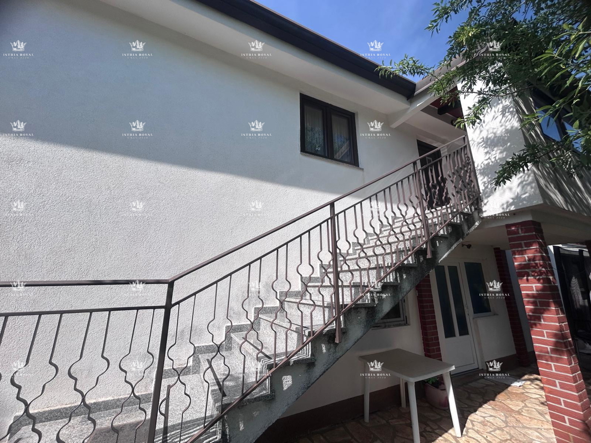 ISTRA – OBROBE BUJ PRODANO ČAROBNO IMANJE S POGLEDOM, 7500 m² ZEMLJIŠČA, 270 m² HIŠE + DVA GOSPODARSKA OBJEKTA