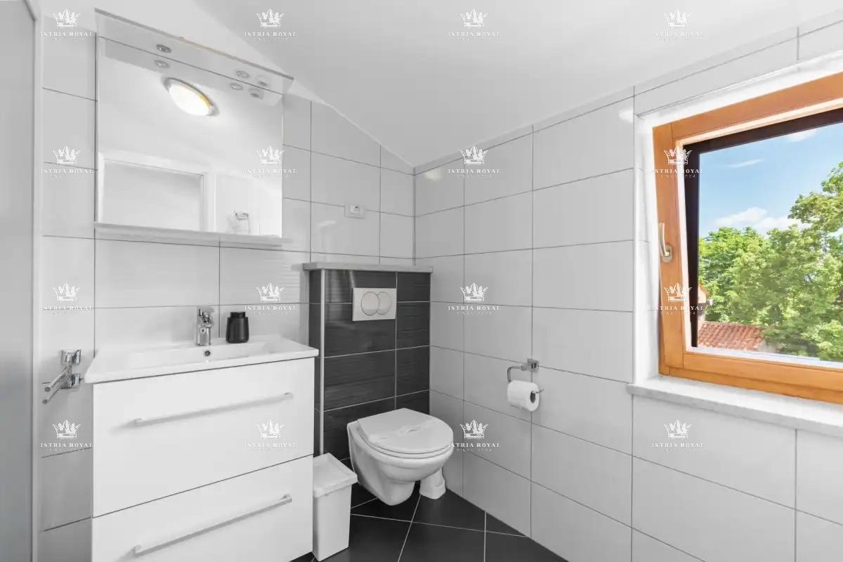 🏡 ISTRA – PIĆAN: TRI ISTRSKE VILE Z BAZENOM, TENIŠKIM IGRIŠČEM IN 5000 m² DVORIŠČA! 🌿