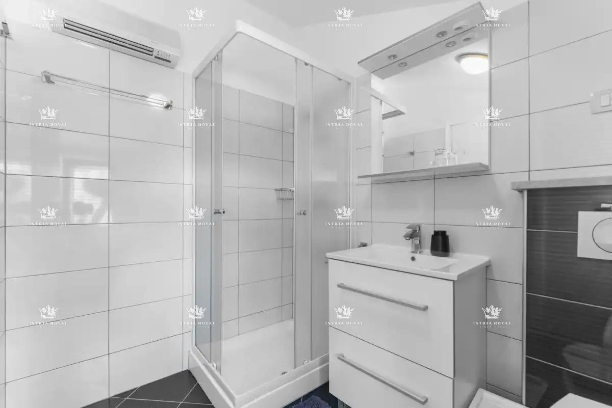 🏡 ISTRA – PIĆAN: TRI ISTRSKE VILE Z BAZENOM, TENIŠKIM IGRIŠČEM IN 5000 m² DVORIŠČA! 🌿