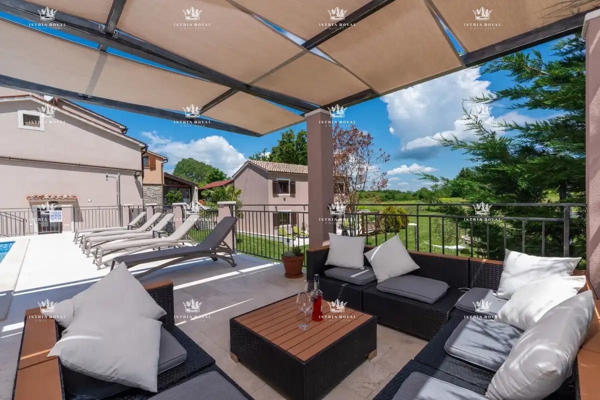🏡 ISTRA – PIĆAN: TRI ISTRSKE VILE Z BAZENOM, TENIŠKIM IGRIŠČEM IN 5000 m² DVORIŠČA! 🌿