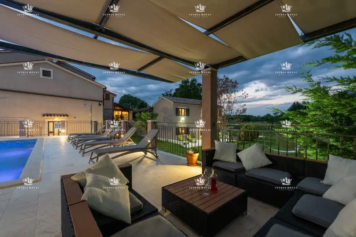 🏡 ISTRA – PIĆAN: TRI ISTRSKE VILE Z BAZENOM, TENIŠKIM IGRIŠČEM IN 5000 m² DVORIŠČA! 🌿