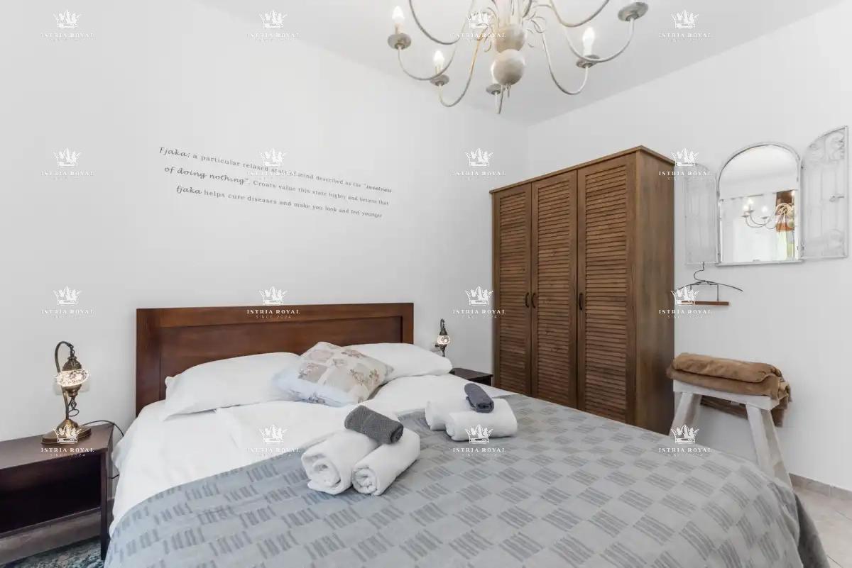 🏡 ISTRA – PIĆAN: TRI ISTRSKE VILE Z BAZENOM, TENIŠKIM IGRIŠČEM IN 5000 m² DVORIŠČA! 🌿