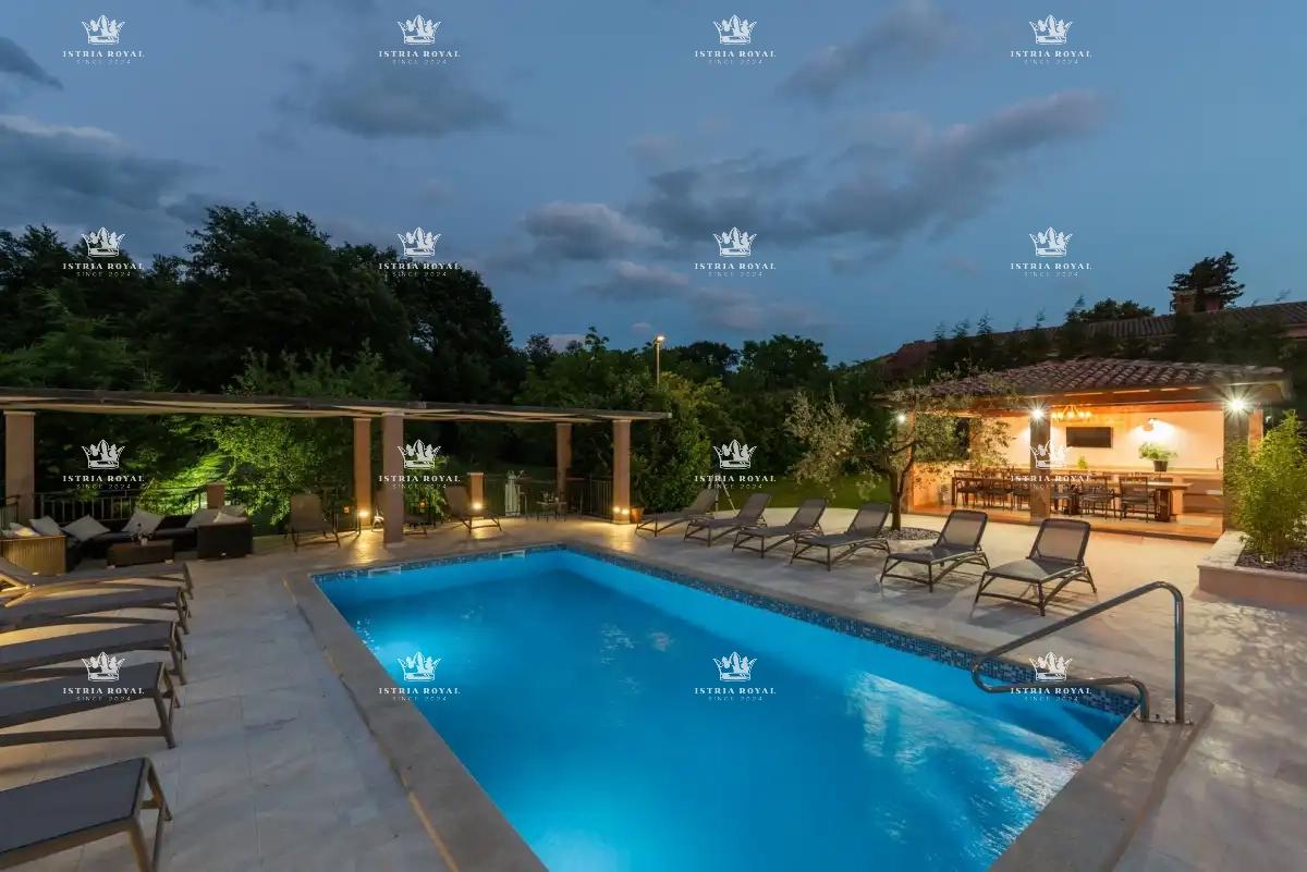 🏡 ISTRA – PIĆAN: TRI ISTRSKE VILE Z BAZENOM, TENIŠKIM IGRIŠČEM IN 5000 m² DVORIŠČA! 🌿