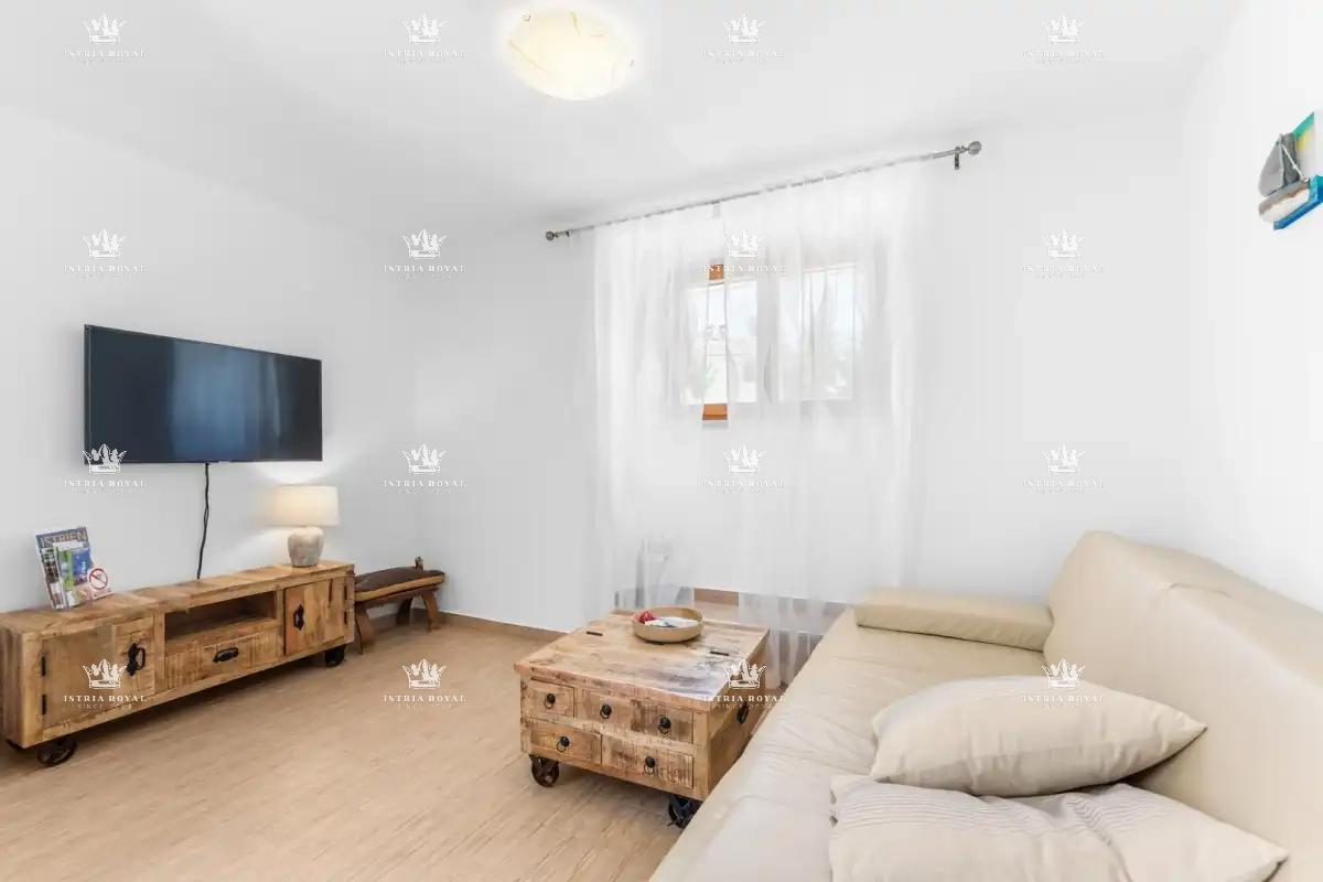 🏡 ISTRA – PIĆAN: TRI ISTRSKE VILE Z BAZENOM, TENIŠKIM IGRIŠČEM IN 5000 m² DVORIŠČA! 🌿