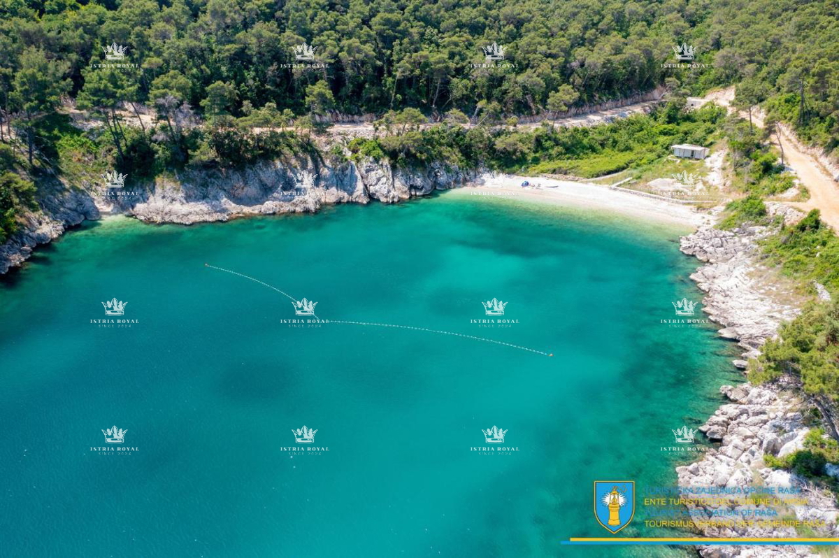 Istra, Labin, Skitača, prodaja vile s bazenom, pogled na morje.