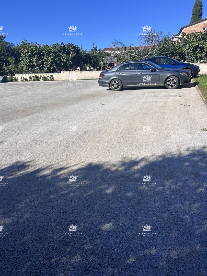 Istra, Brtonigla, 2SS+DB, stanovanje 84 m2, novogradnja, terasa, dve parkirni mesti, dvorišče 200 m2