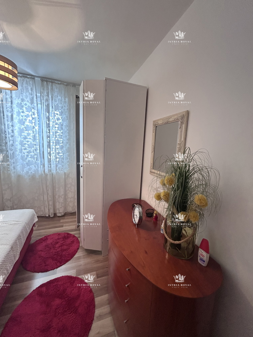 Istra, Brtonigla, 2SS+DB, stanovanje 84 m2, novogradnja, terasa, dve parkirni mesti, dvorišče 200 m2