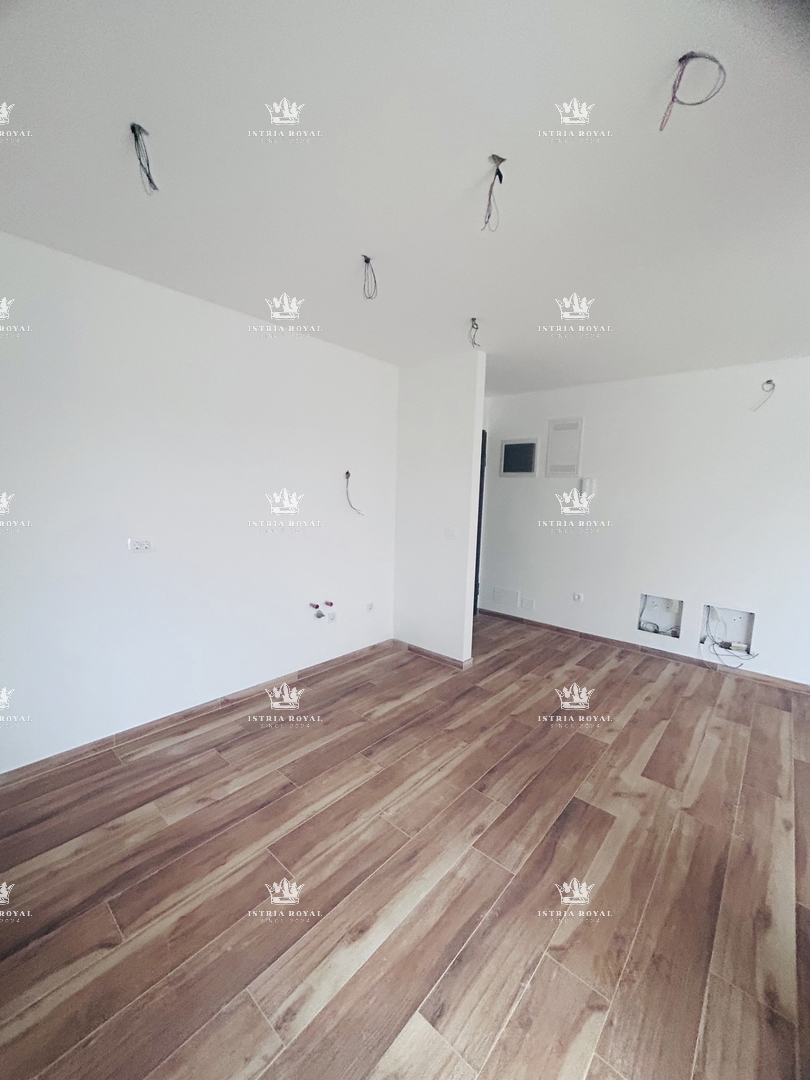 Istra, Novigrad, stanovanje 65 m2, dve terasi, 2SS+DB, pogled na morje, parkirišče