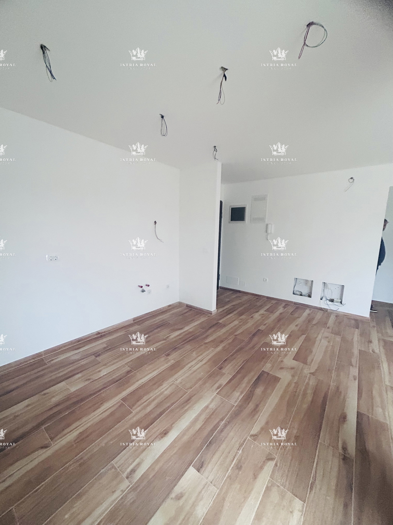 Istra, Novigrad, stanovanje 65 m2, dve terasi, 2SS+DB, pogled na morje, parkirišče