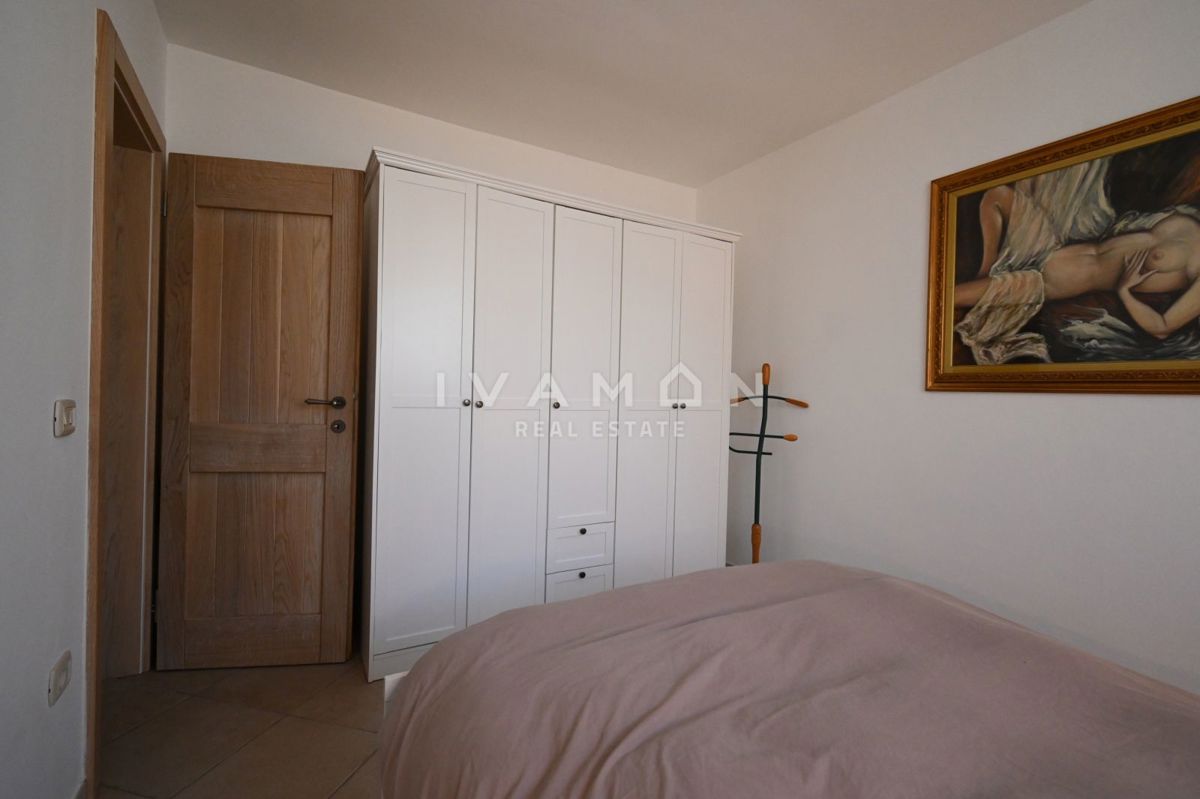 Istrska Kamnita Hiša z Apartmajem in Bazenom