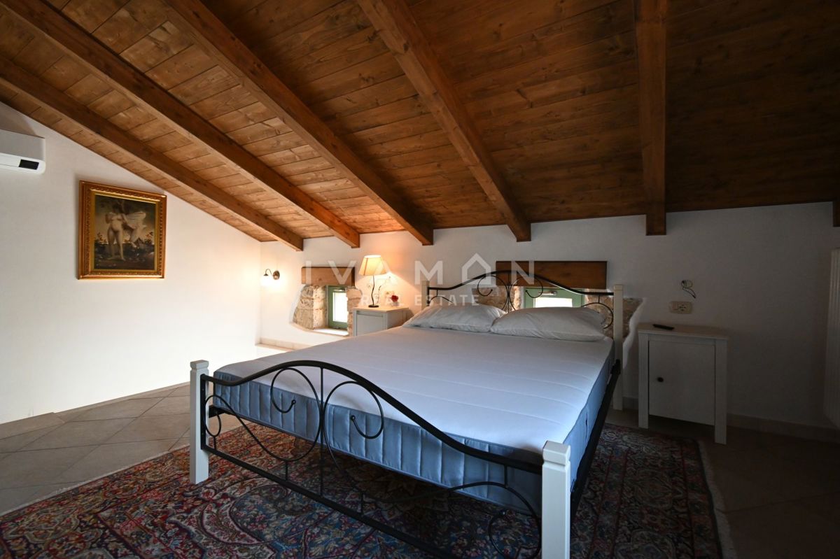 Istrska Kamnita Hiša z Apartmajem in Bazenom