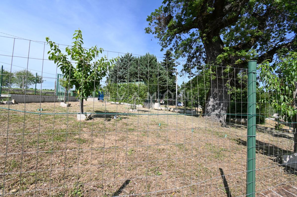Istrska Kamnita Hiša z Apartmajem in Bazenom