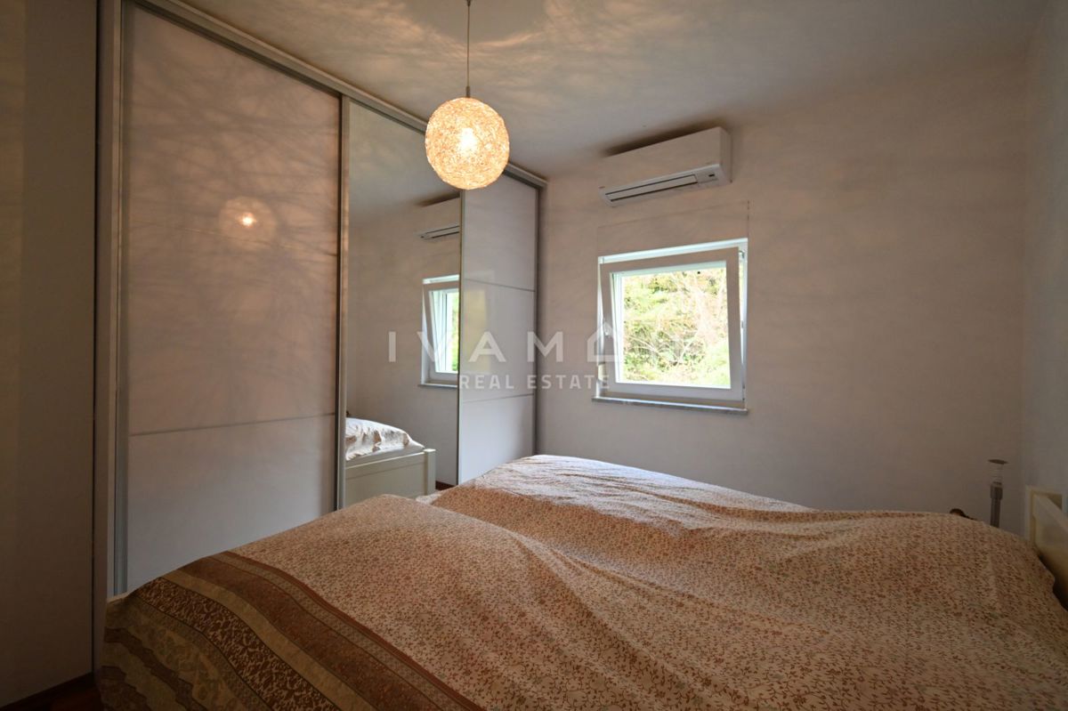 Dve Hiši z Bazenom v Bližini Poreča