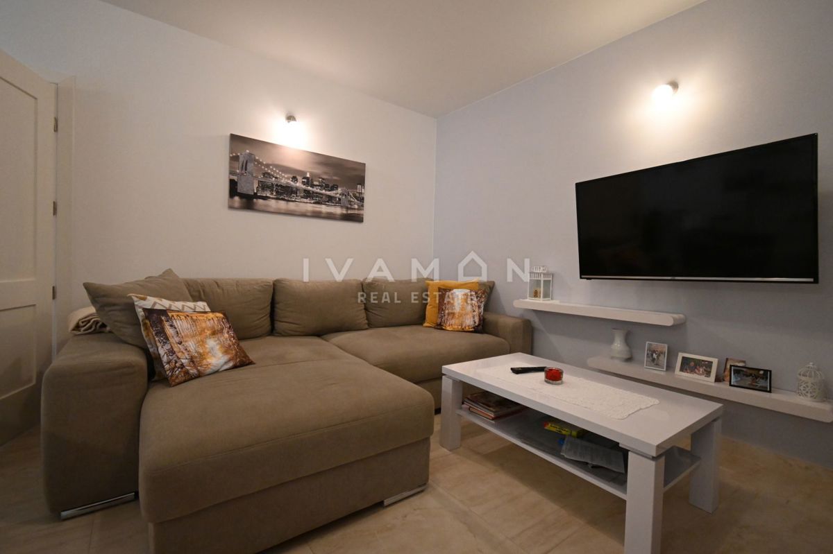 Dve Hiši z Bazenom v Bližini Poreča