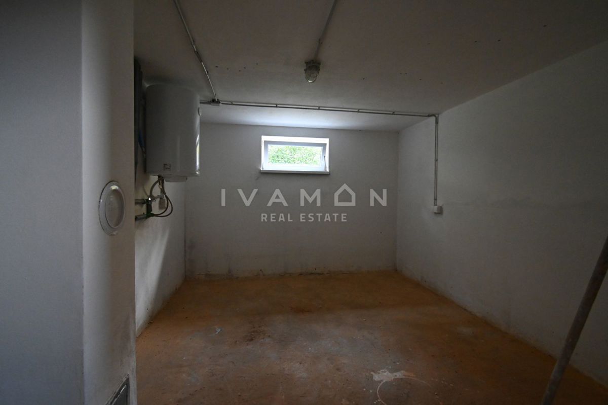 Dve Hiši z Bazenom v Bližini Poreča