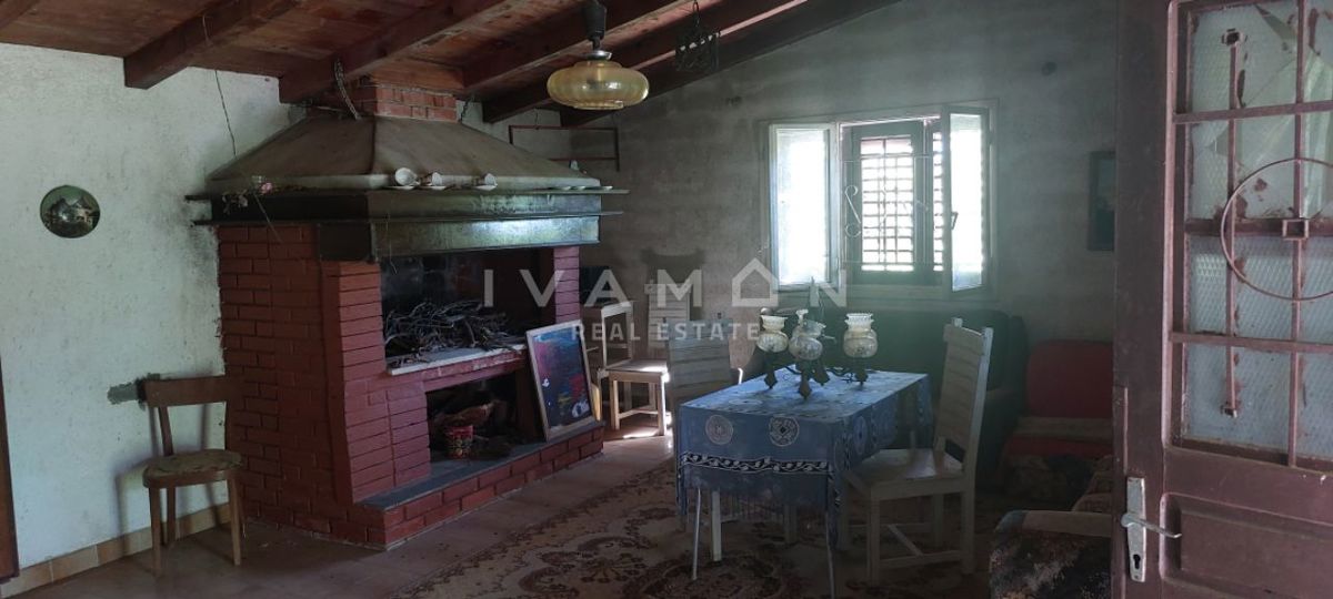 Legalizirana hiša na parceli velikosti 3.520 m²