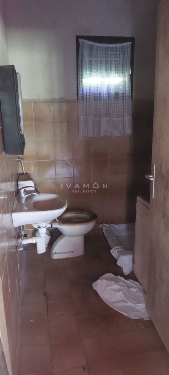 Legalizirana hiša na parceli velikosti 3.520 m²