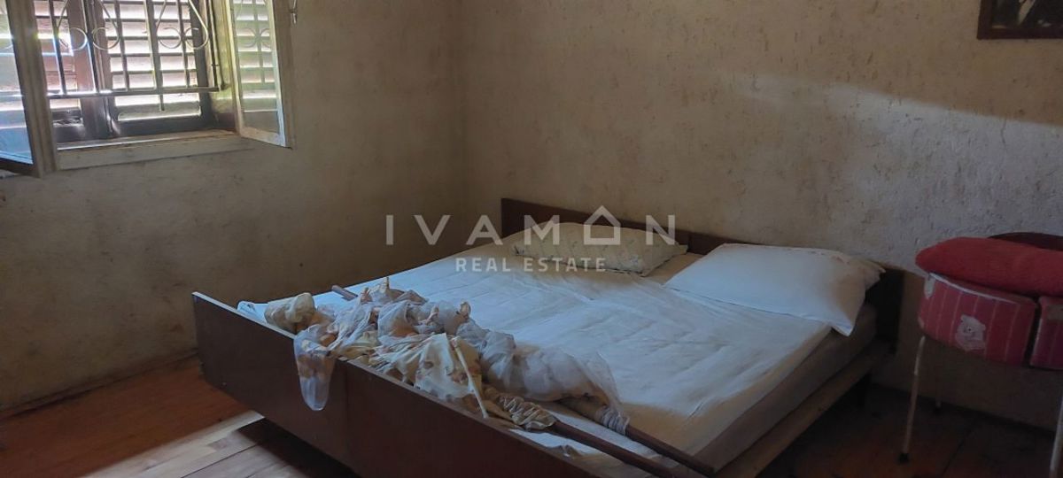 Legalizirana hiša na parceli velikosti 3.520 m²