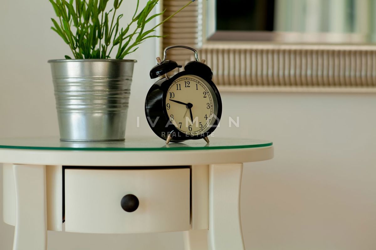 Pritlična hiša z bazenom in tremi spalnicami